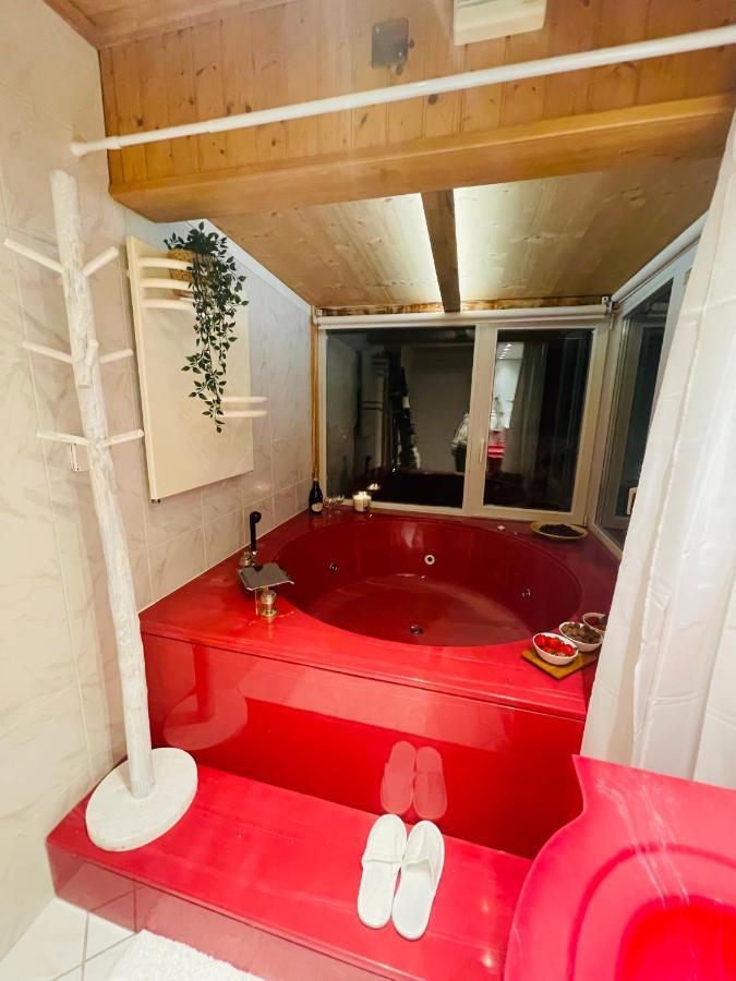 לייסין Chalet 4 Personnes Avec Sauna מראה חיצוני תמונה